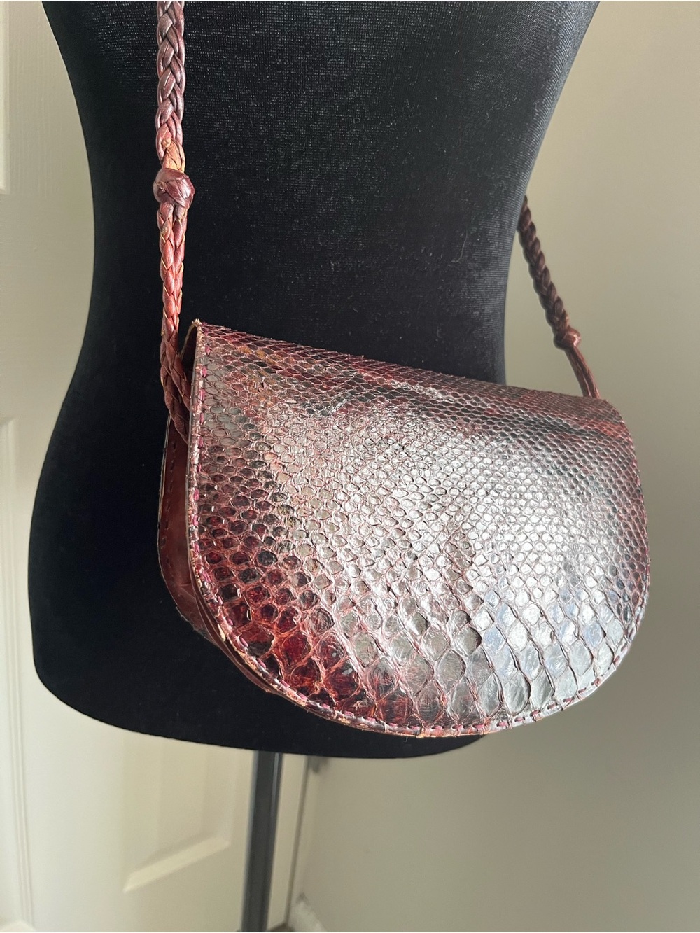 Vintage-Real Snake skin Leather Crossbody Bag in Burgundy